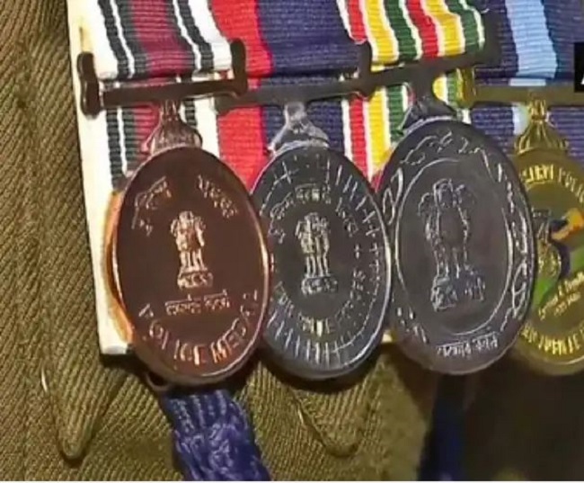 पुलिस पदक से सम्मानित हुए 901 पुलिसकर्मी