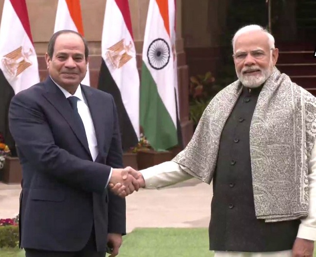पीएम मोदी ने किया मिस्र के राष्ट्रपति फतेह एल सीसी का स्वागत