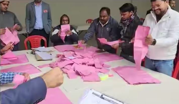 एमएलसी चुनाव में 4 सीटों पर भाजपा का कब्जा