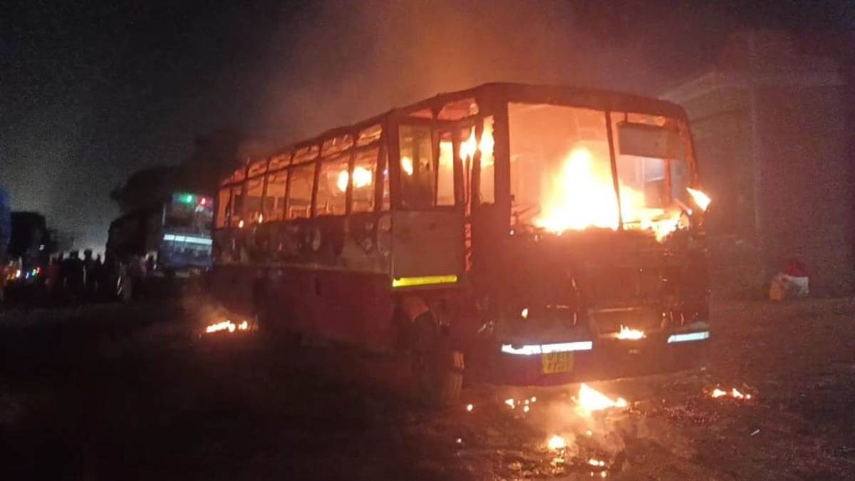 रोडवेज बस में लगी आग (फाइल फोटो)