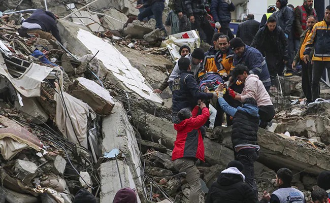 तुर्की में आए विनाशकारी भूकंप से 1300 से ज्यादा की मौत