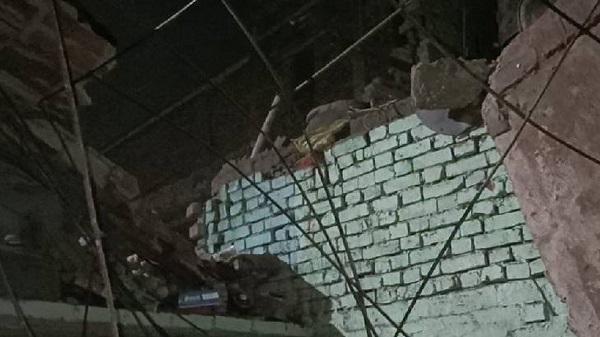 बुलंदशहर में विस्फोट से गिरी मकान की छत (फाइल फोटो)