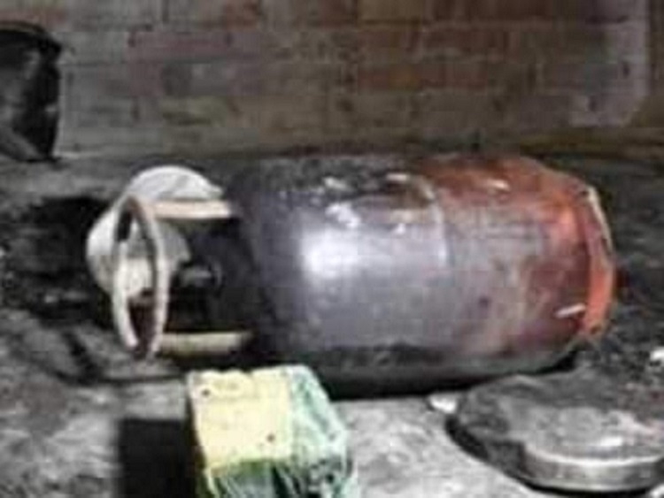 पश्चिम बंगाल में सिलिंडर विस्फोट में 4 लोगों की मौत (फाइल फोटो)