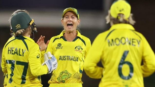 ऑस्ट्रेलिया ने बांग्लादेश को 8 विकेट से हराया