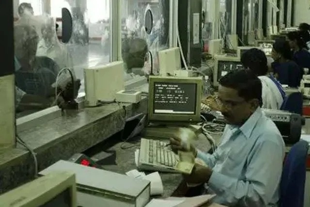 रेलवे में कंप्यूटर से टिकट रिजर्वेशन की शुरुआत
