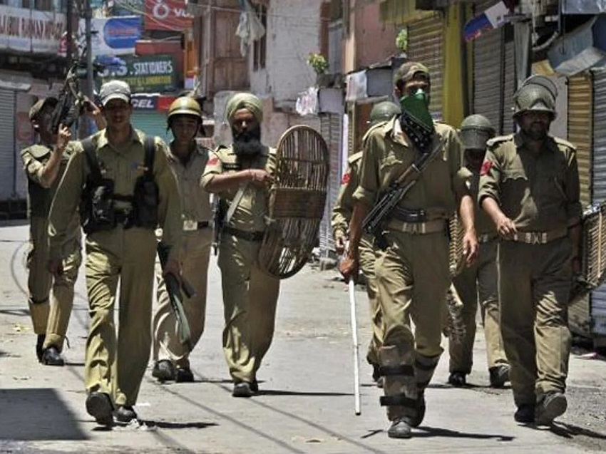 जम्मू कश्मीर पुलिस के कई कर्मचारी बर्खास्त