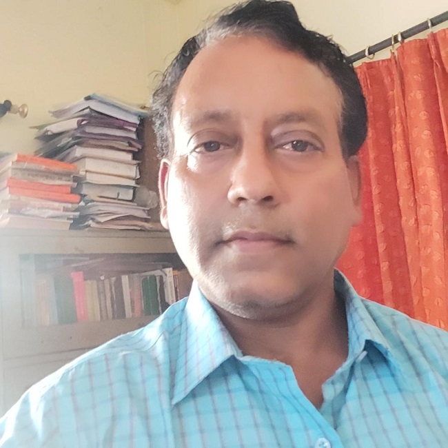 लखनऊ विश्वविद्यालय में राजनीति विज्ञान विभाग के प्रोफेसर डॉक्टर संजय गुप्ता
