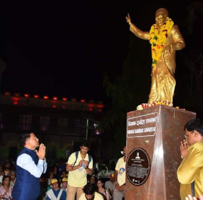 गोवा के मुख्यमंत्री प्रमोद सावंत ने सावरकर की पुण्यतिथि पर उन्हें श्रद्धांजलि अर्पित