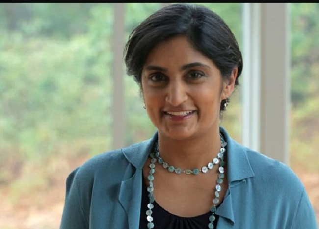 एसोसिएट प्रोफेसर, लक्ष्मी बालचंद्र