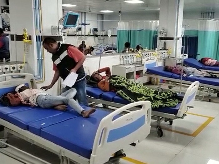 घायल लोगों को मेडिकल कॉलेज विदिशा लाया गया