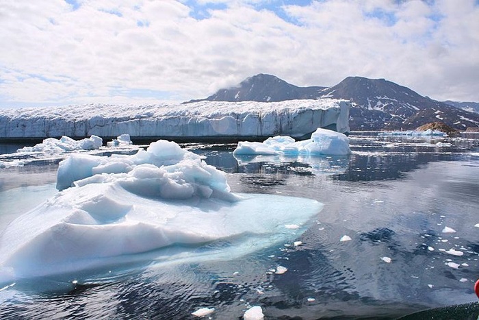 आर्कटिक महासागर के गर्म होने की दर का जो अनुमान जताया