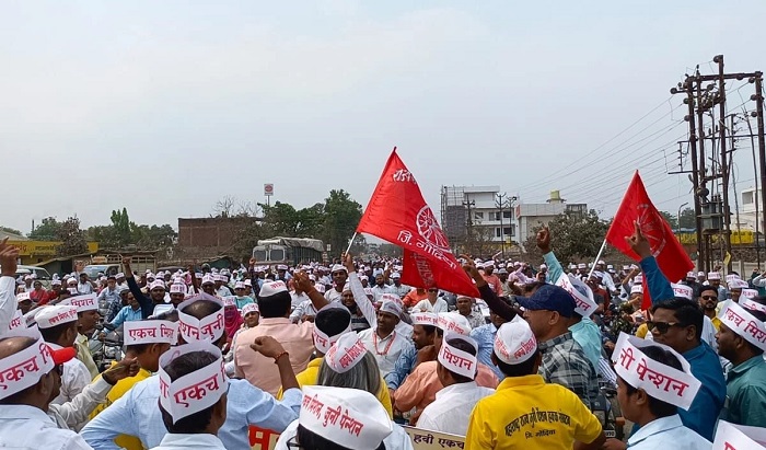 महाराष्ट्र सरकार के कर्मचारियों की हड़ताल जारी
