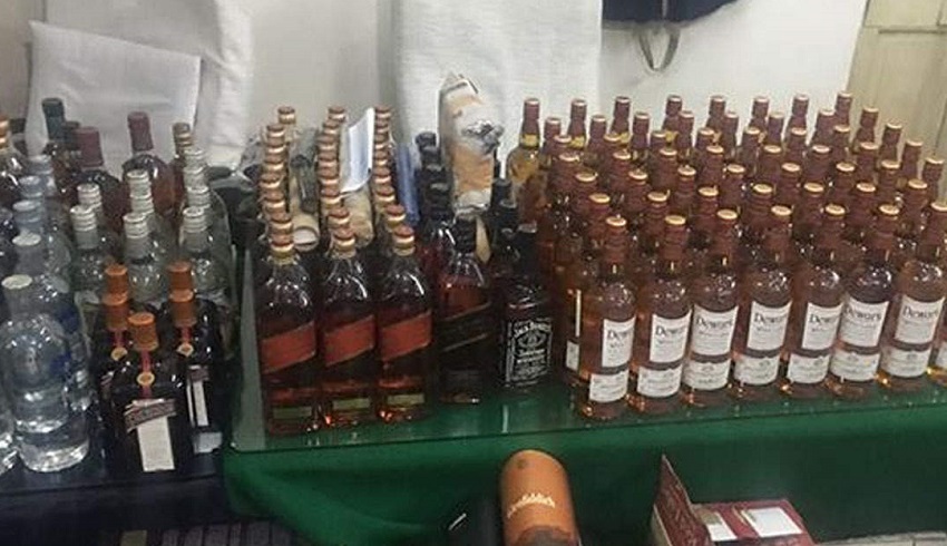 मऊ में 159 पेटी शराब बरामद
