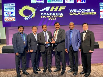 हॉकी इंडिया को विश्व कप मेजबानी के लिए सर्वश्रेष्ठ आयोजक का पुरस्कार
