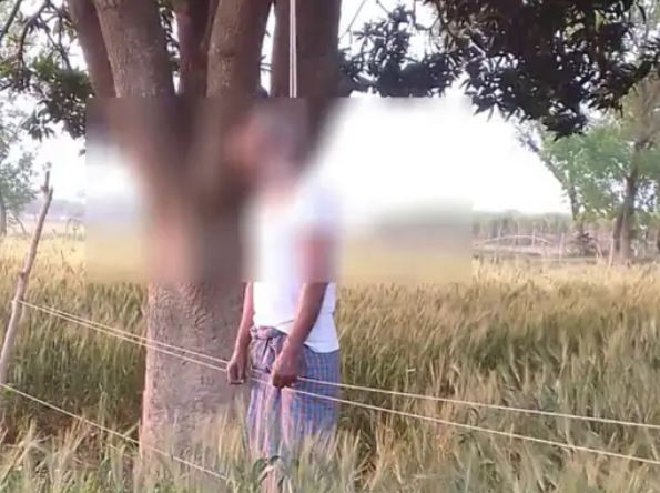 पति ने पेड़ से लटक कर कर ली आत्महत्या