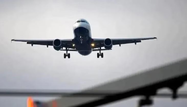 डीजीसीए ने एअर इंडिया, नेपाल एयरलाइंस के विमानों के हवा में करीब आने के मामले में जानकारी मांगी(फाइल)