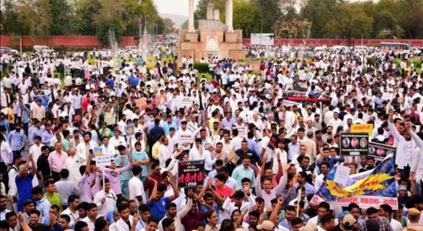 जयपुर में डॉक्टरों का जबरदस्त प्रदर्शन