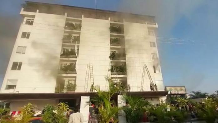 इंदौर के होटल में लगी आग