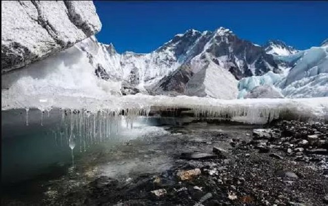 हिमालयी ग्लेशियर अलग गति से पिघल रहे