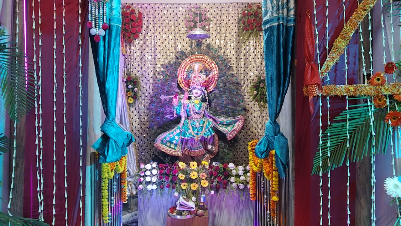 श्याम खाटू महोत्सव में स्थापित भगवान कृष्ण