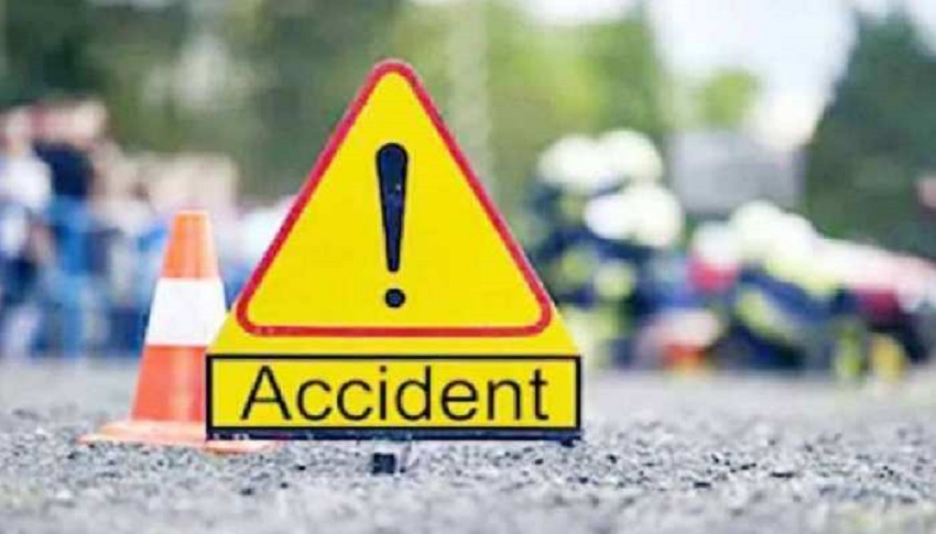 सड़क दुर्घटना में दो लोगों की मौत