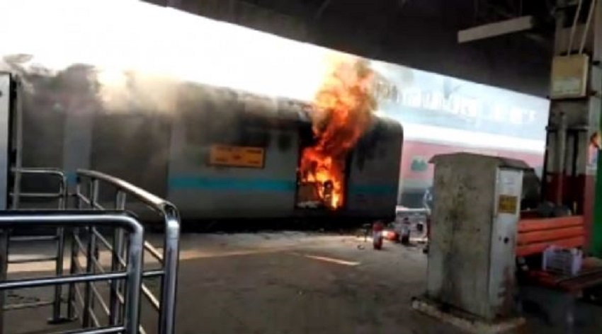 केरल में ट्रेन में लगाई गई थी आग
