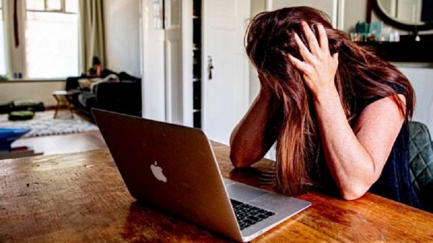 महिला बनी ऑनलाइन ठगी का शिकार