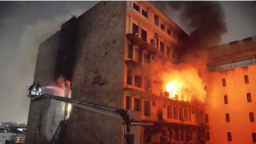 हैदराबाद में आवासीय परिसर में आग