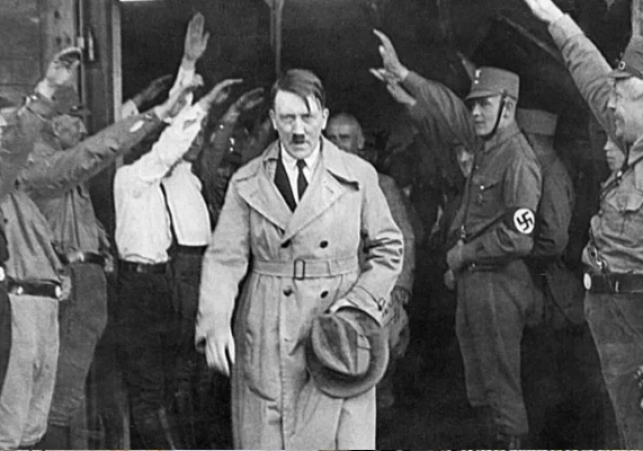 जर्मन तानाशाह अडोल्फ हिटलर (फाइल फोटो)