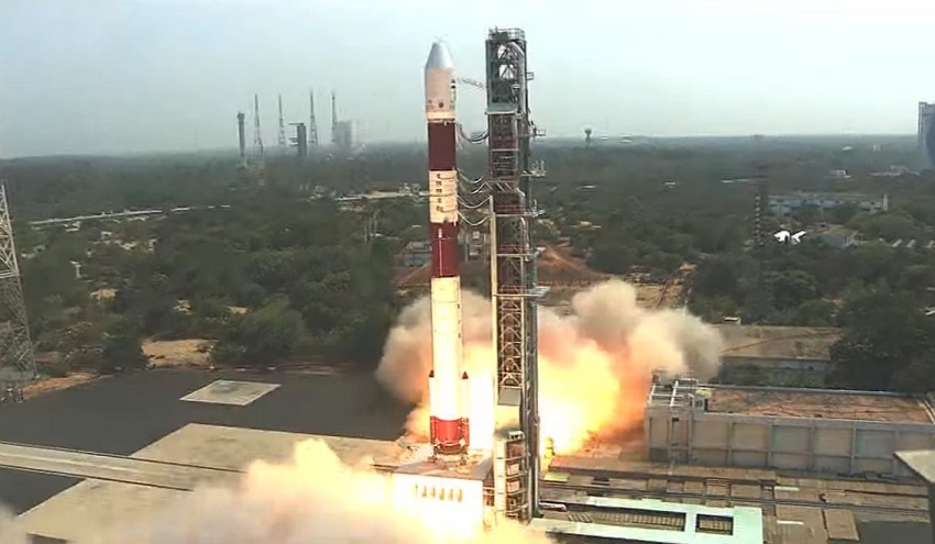 इसरो के दो उपग्रहों ने भरी उड़ान