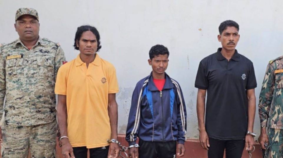 नारायणपुर में तीन नक्सली गिरफ्तार