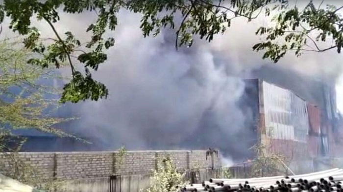 नागपुर जिले में फैक्टरी में आग लगने से तीन लोग झुलसे
