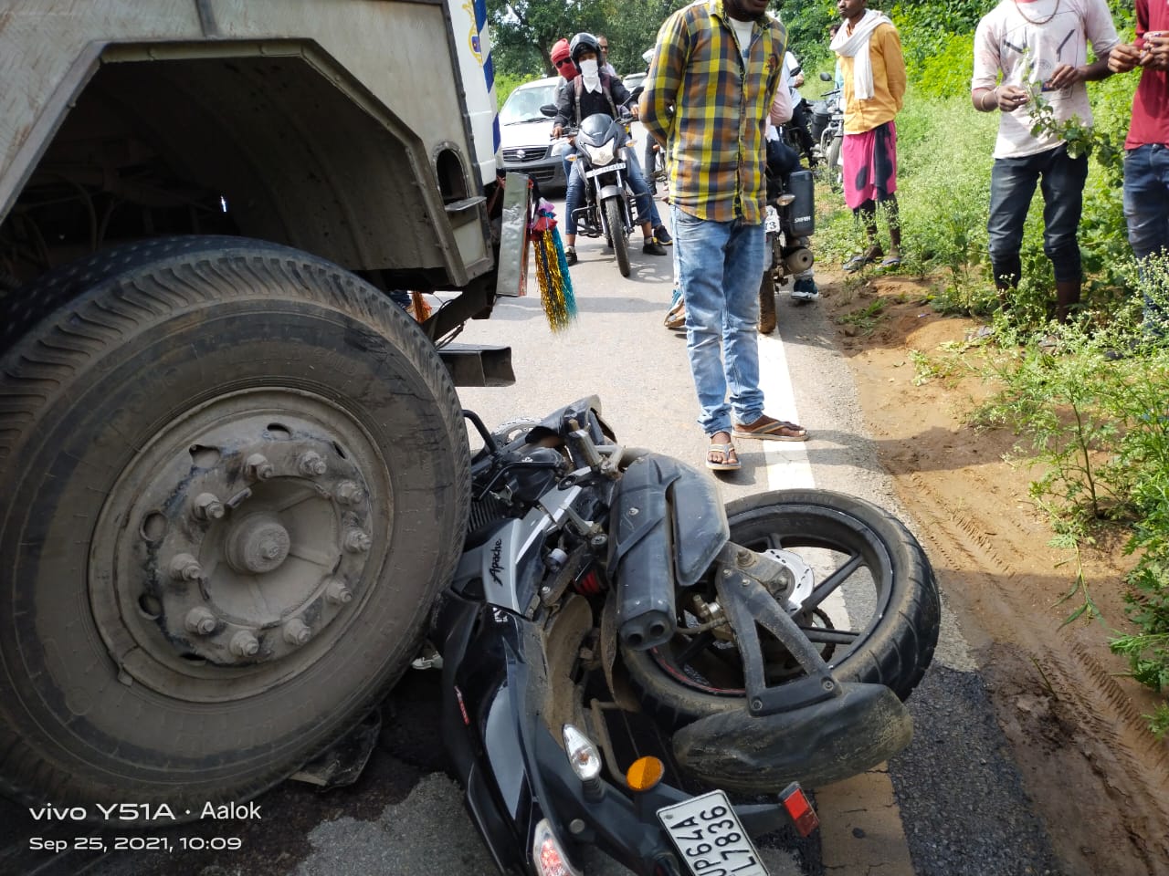 ट्रक की टक्कर से मोटरसाइकिल सवार युवक की मौत (फाइल)