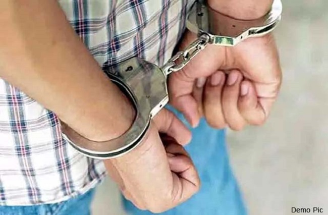 दिल्ली पुलिस ने एक युवक को गिरफ्तार किया