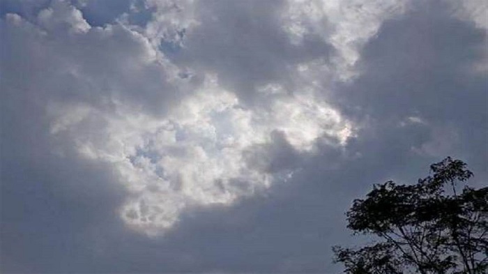 दिल्ली में दिन में बादल छाए रहने की संभावना