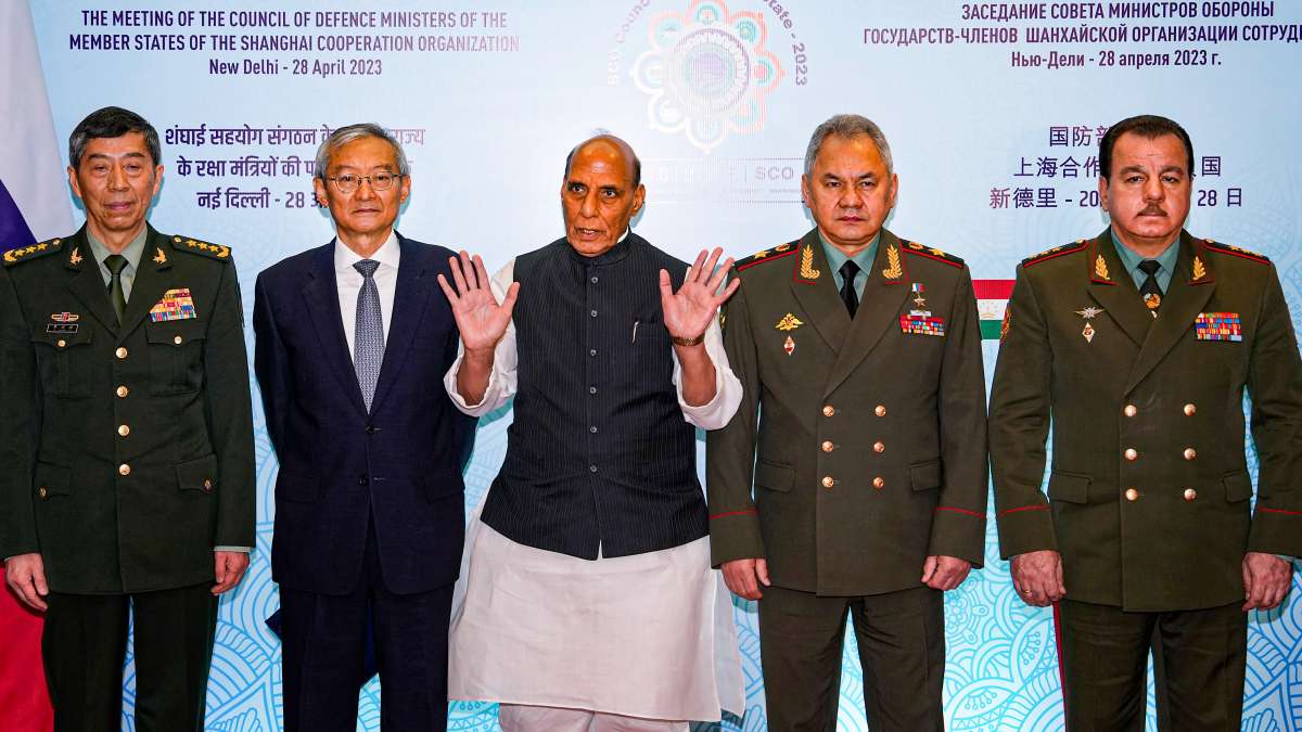 भारत व रूस ने रक्षा सहयोग को मजबूत करने का संकल्प लिया