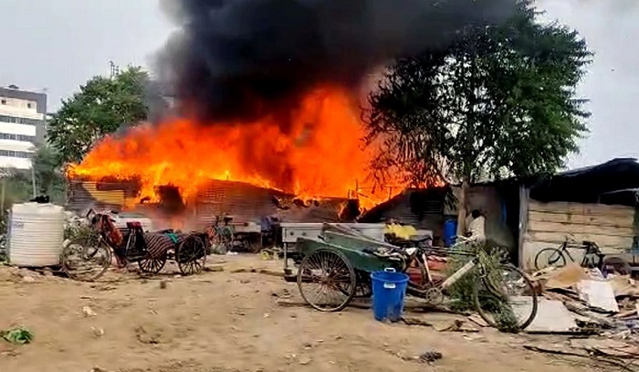 झुग्गी में आग लगने से मुजफ्फरपुर में चार  मौत