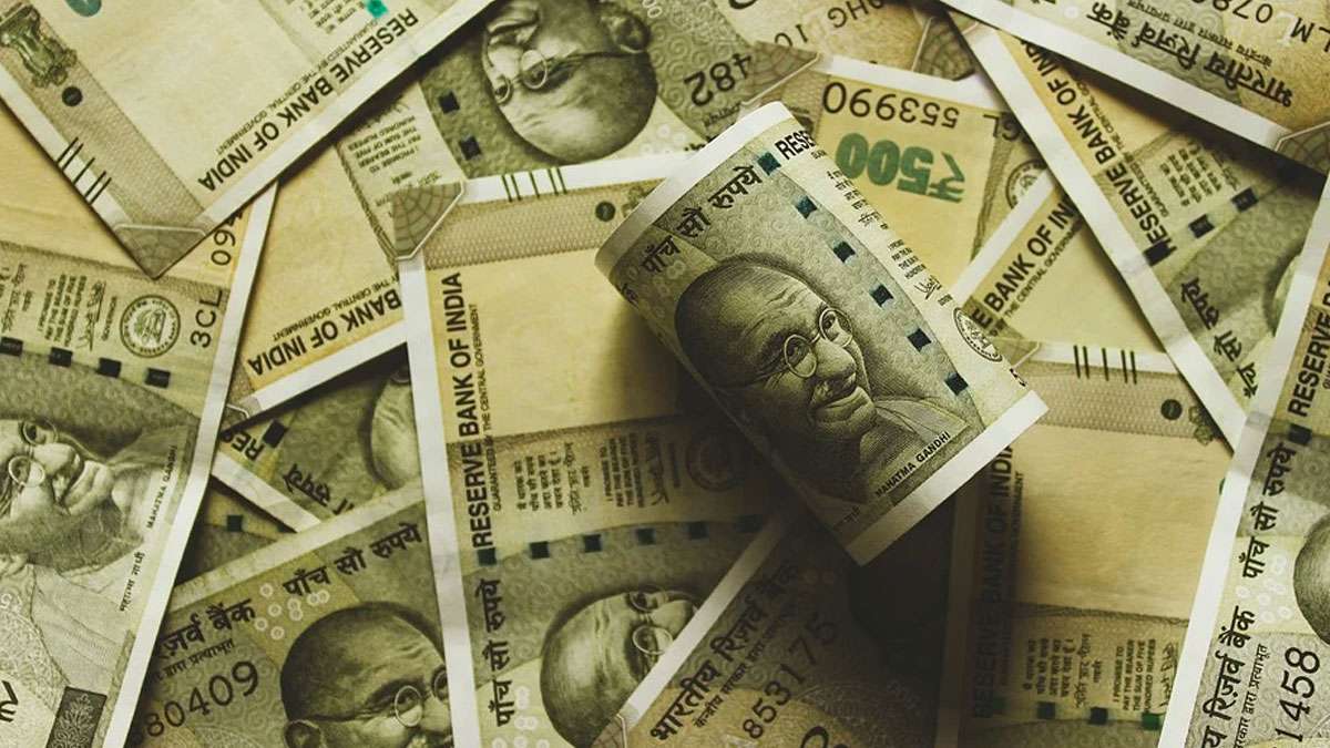 भारतीय रुपया में छह पैसे की तेजी