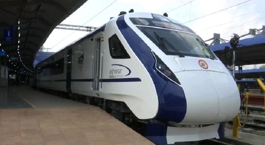 आंध्र प्रदेश में वंदे भारत ट्रेन पर पथराव