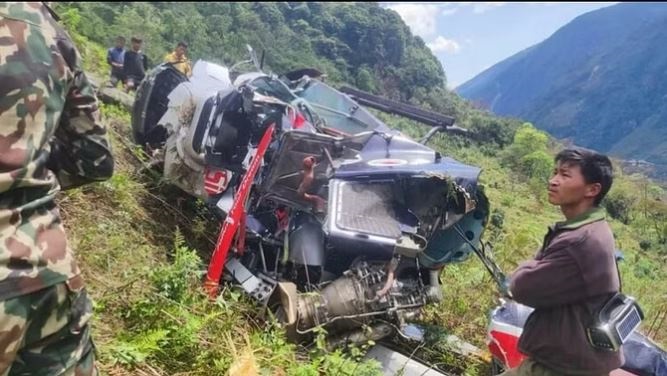 नेपाल में हेलीकॉप्टर दुर्घटनाग्रस्त