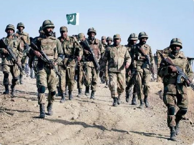 पाकिस्तान के पंजाब में भारी सेना तैनात