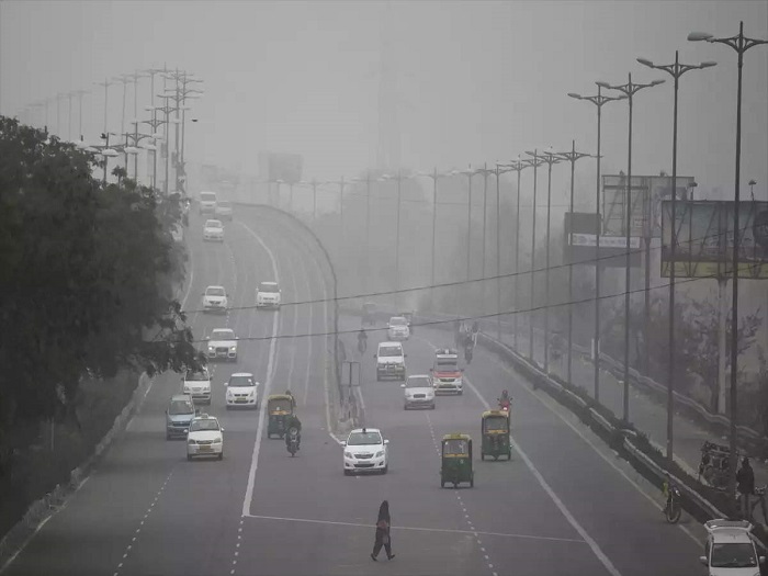 दिल्ली में धूल उड़ी, वायु गुणवत्ता पर असर