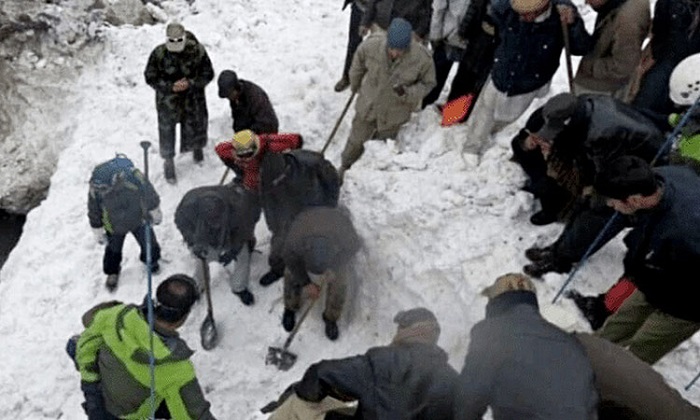 बाल्टिस्तान में हिमस्खलन से 10 लोगों की मौत