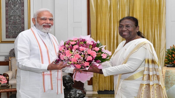 प्रधानमंत्री मोदी ने राष्ट्रपति मुर्मू से की मुलाकात