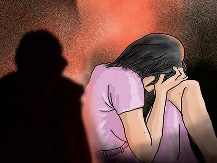 केरल में छात्रा से बलात्कार