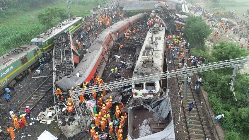 बालासोर ट्रेन हादसे में 288 से अधिक लोगों की मौत