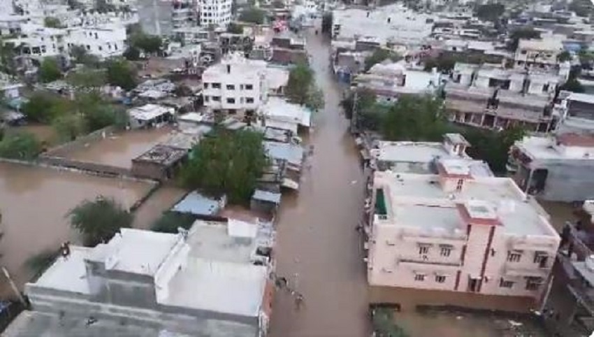 राजस्थान में भारी बारिश से कई क्षेत्रों में जलप्रलय जैसी स्थिति