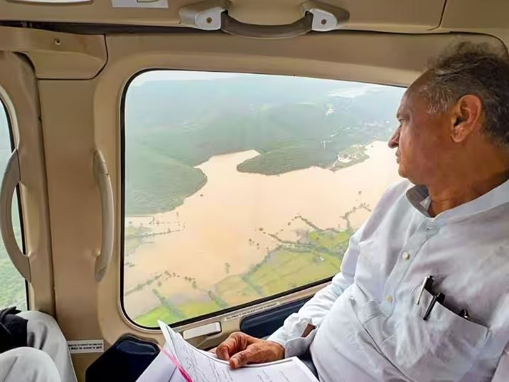 मुख्‍यमंत्री गहलोत बारिश प्रभावित इलाकों के दौरे पर