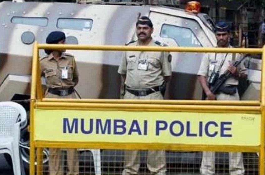 मुंबई पुलिस ने दर्ज की एफआईआर