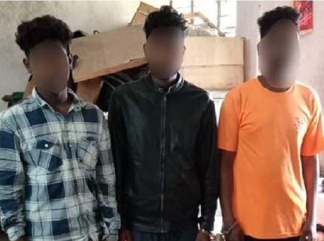 किशोरी से बलात्कार के आरोप में तीन व्यक्ति गिरफ्तार